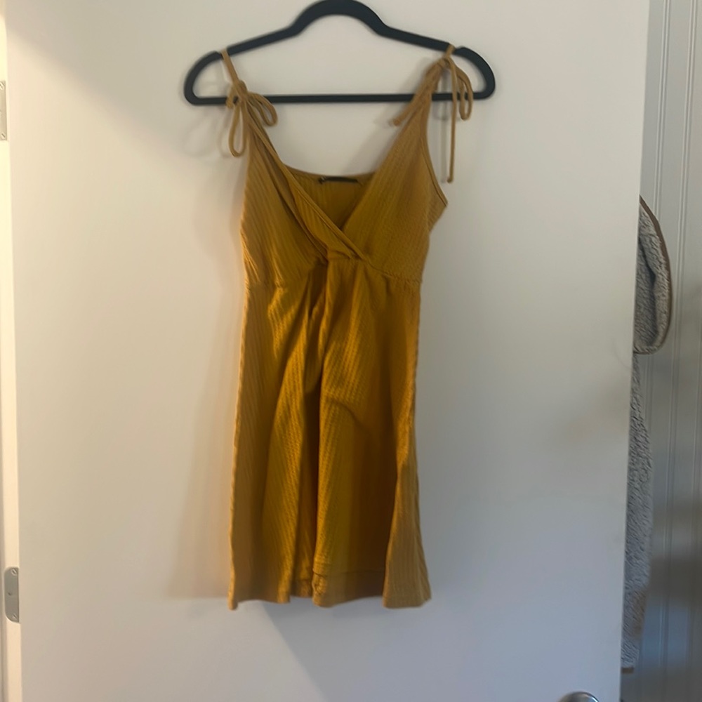 Yellow short dress